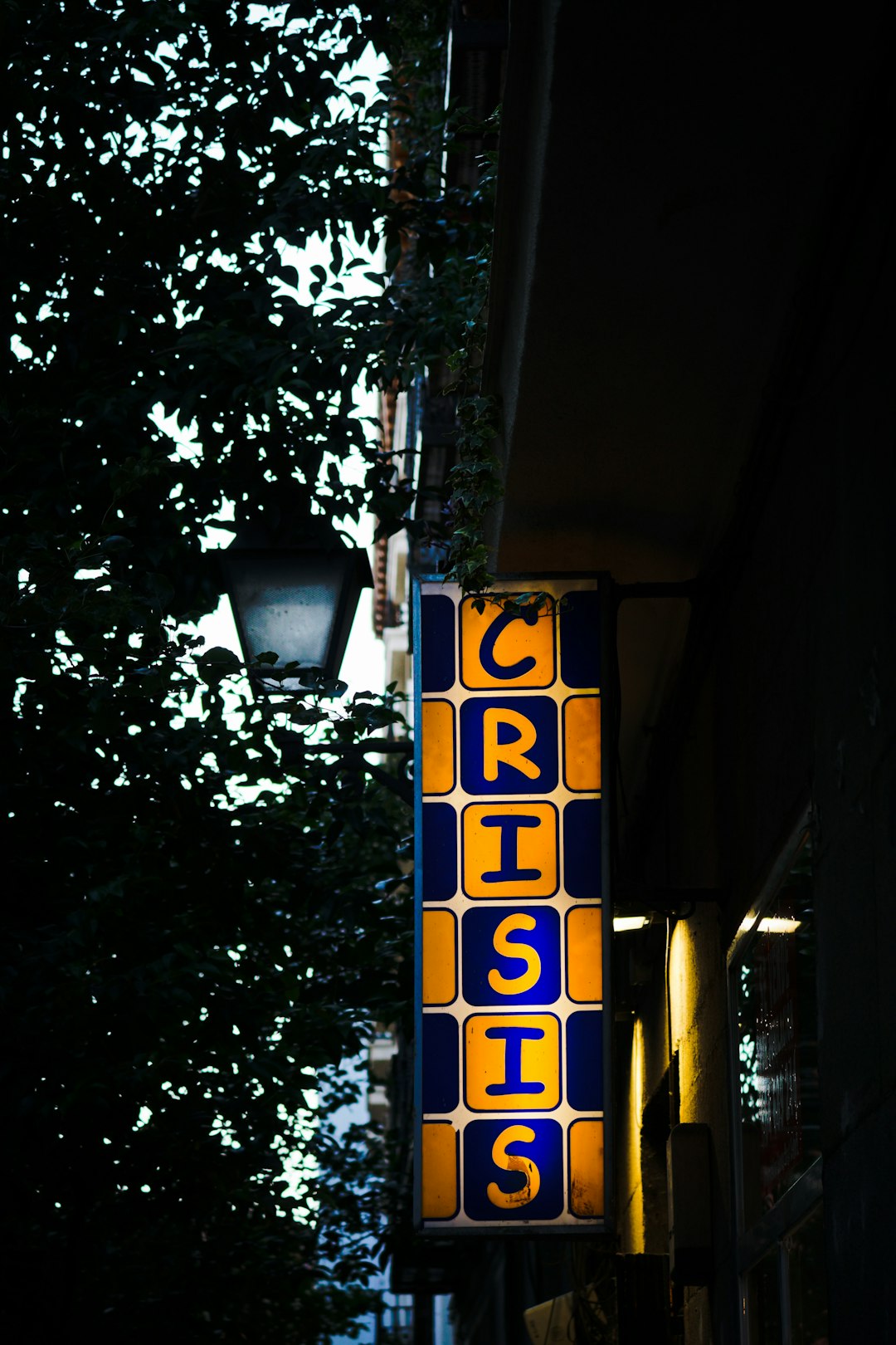 home-img a-sign-on-a-street-nmx9ytbzf40